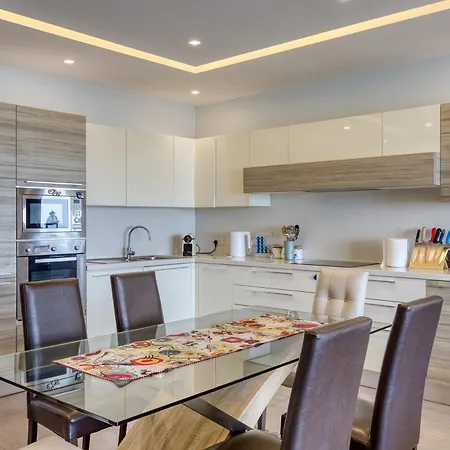 Apartment A Stunning 3br With Private Terrace In Swieqi By 360 Estates *